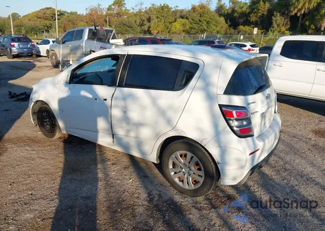 2017 Chevrolet Sonic Lt Auto z USA, uszkodzony, nr VIN 1G1JG6SH4H4156383